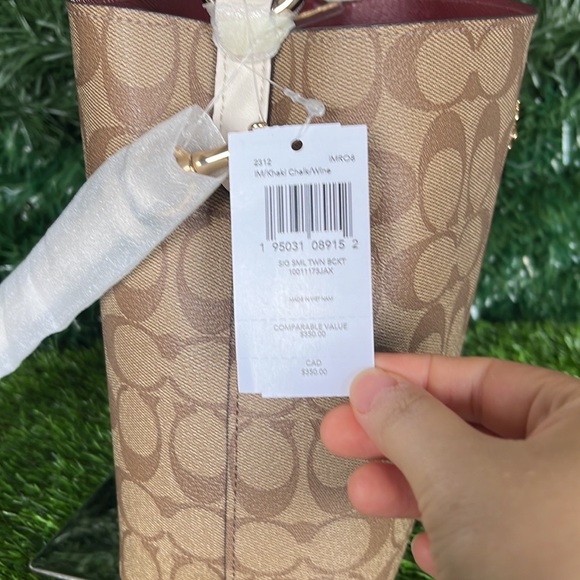 New! Coach Small Town Bucket Bag In Signature Canvas - Picture 11 of 16